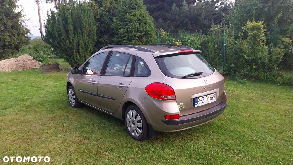Renault Clio - 8