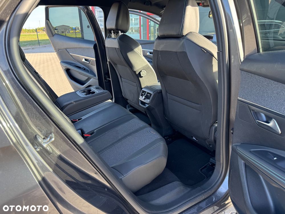 Peugeot 3008 PureTech 130 Stop & Start GPF EAT8 Allure - 11