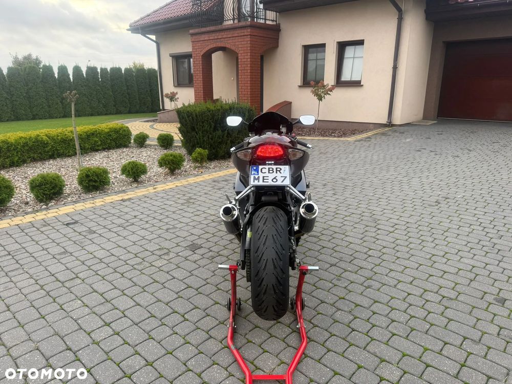 Suzuki GSX-R - 19