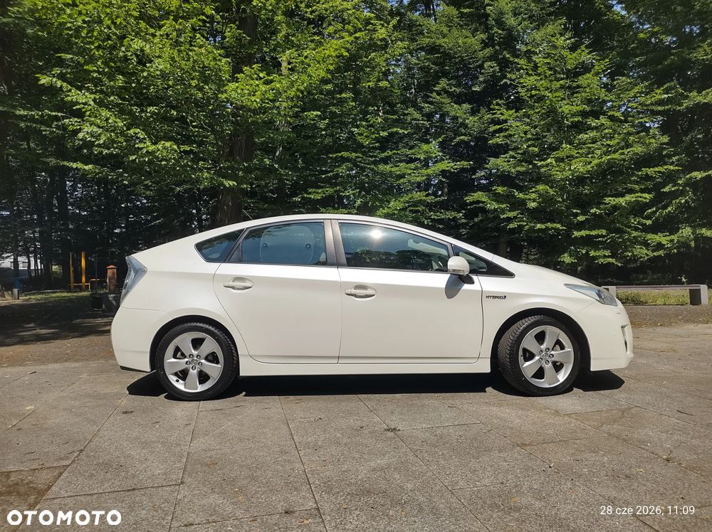 Toyota Prius 1.8 HSD Prestige - 4