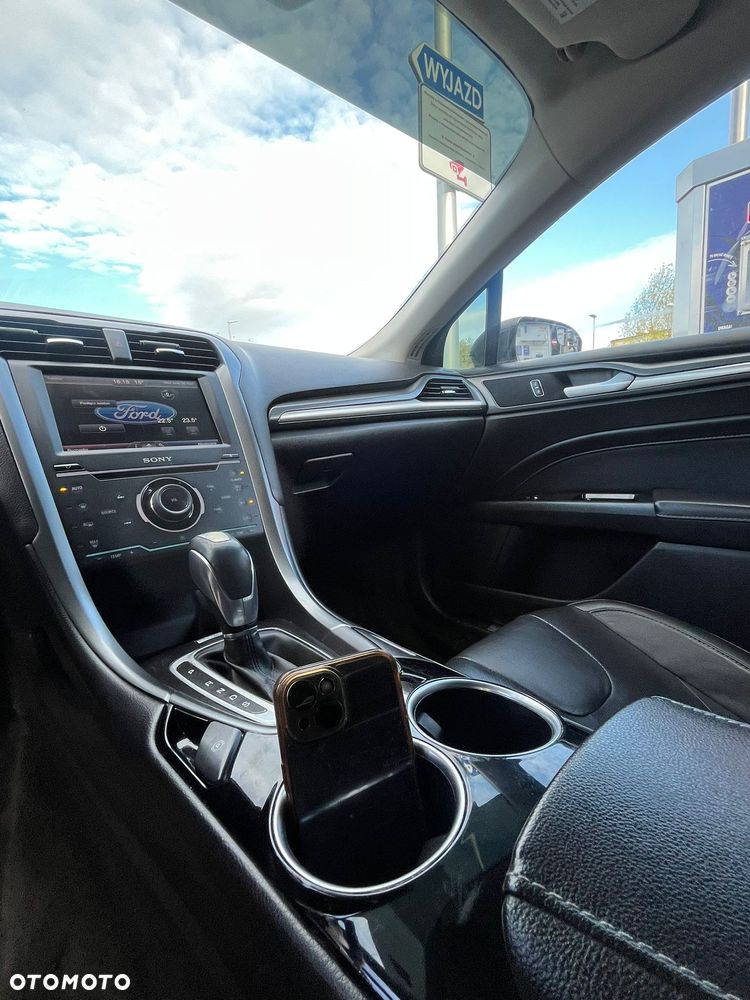 Ford Fusion 2.0 EcoBoost Titanium - 15