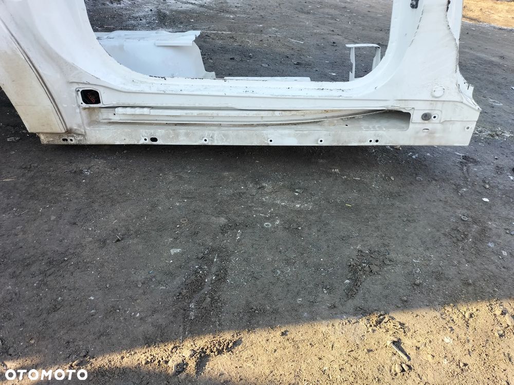 ĆWIARTKA BŁOTNIK PRAWY TYŁ FORD TRANSIT CONNECT MK2  2021r. - 3