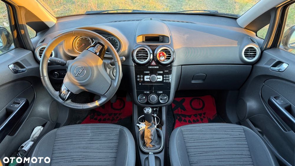 Opel Corsa 1.2 16V Cosmo - 9