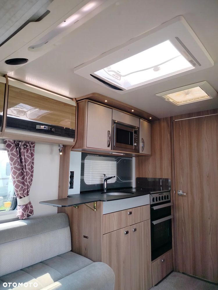 SWIFT Conqueror 560 - 30