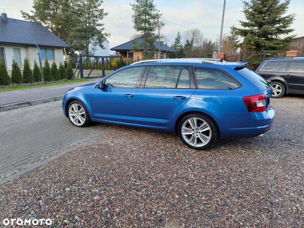 Skoda Octavia Combi 2.0 TDI RS - 28
