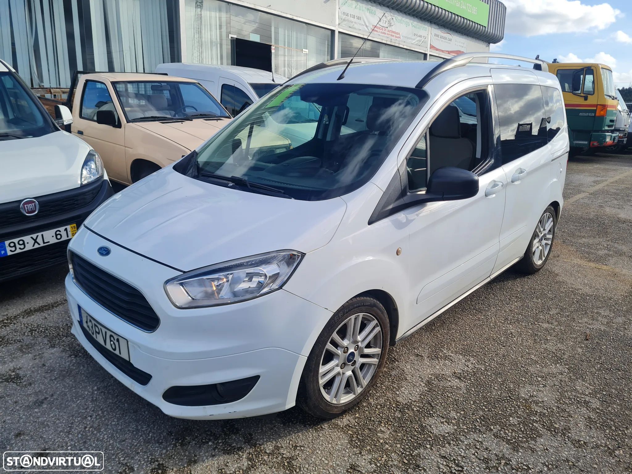Ford Tourneo Courier 1.0 EcoBoost Titanium - 1