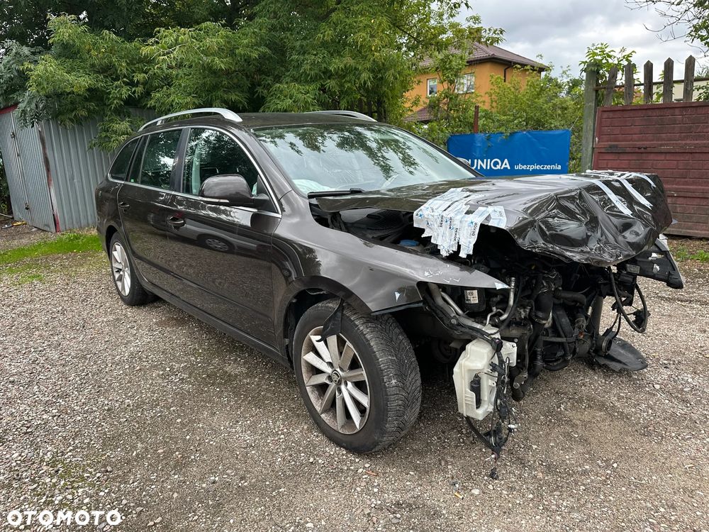 Skoda Superb 2014 photo 4