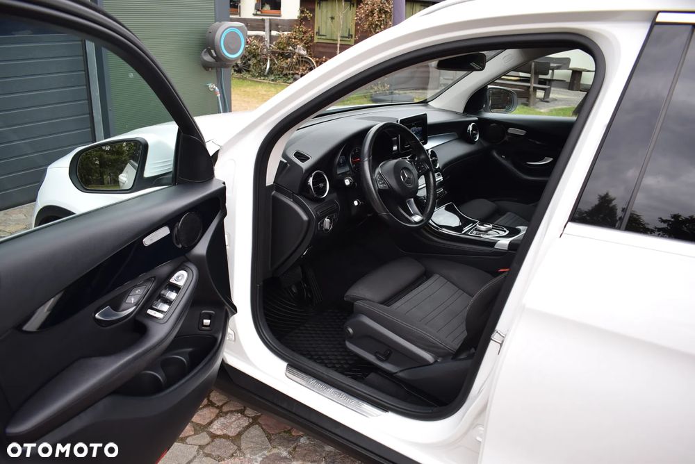 Mercedes-Benz GLC - 22