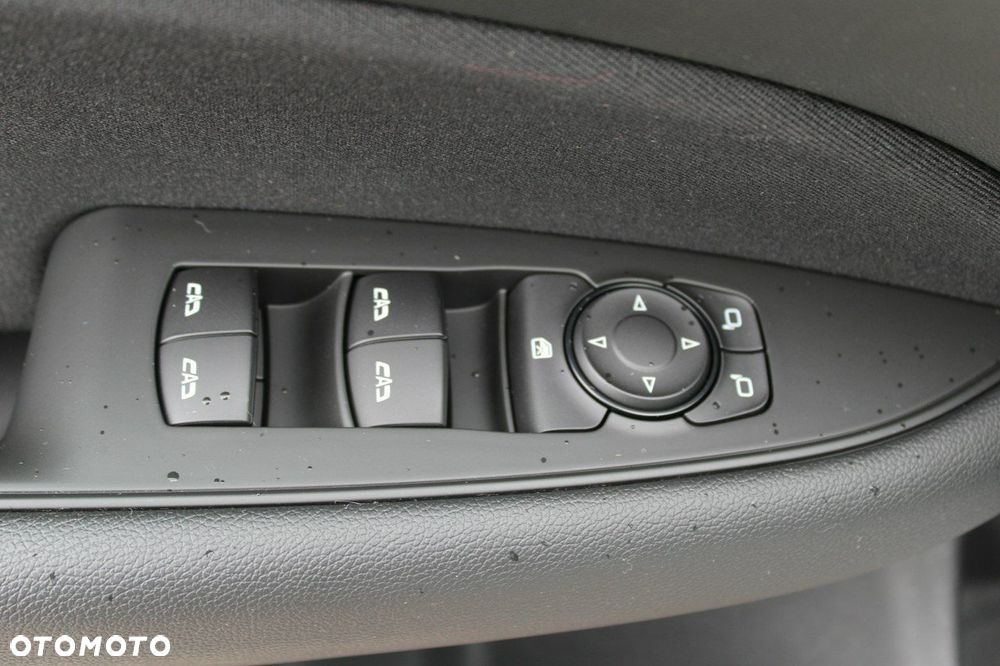 Opel Insignia - 20