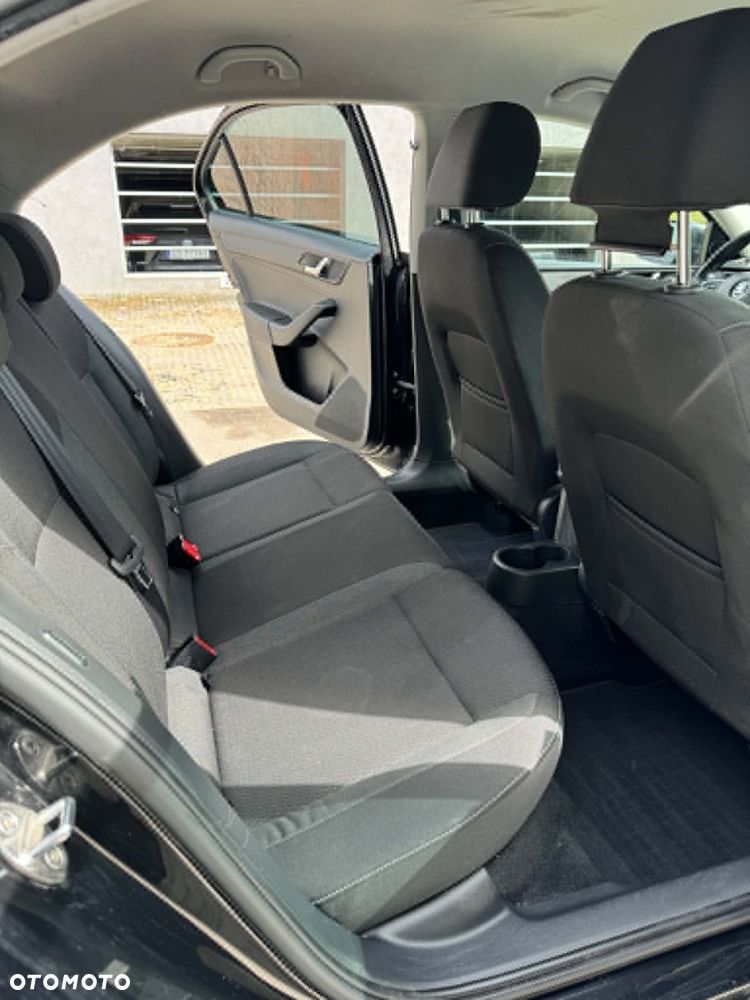 Skoda RAPID 1.2 Ambition - 14