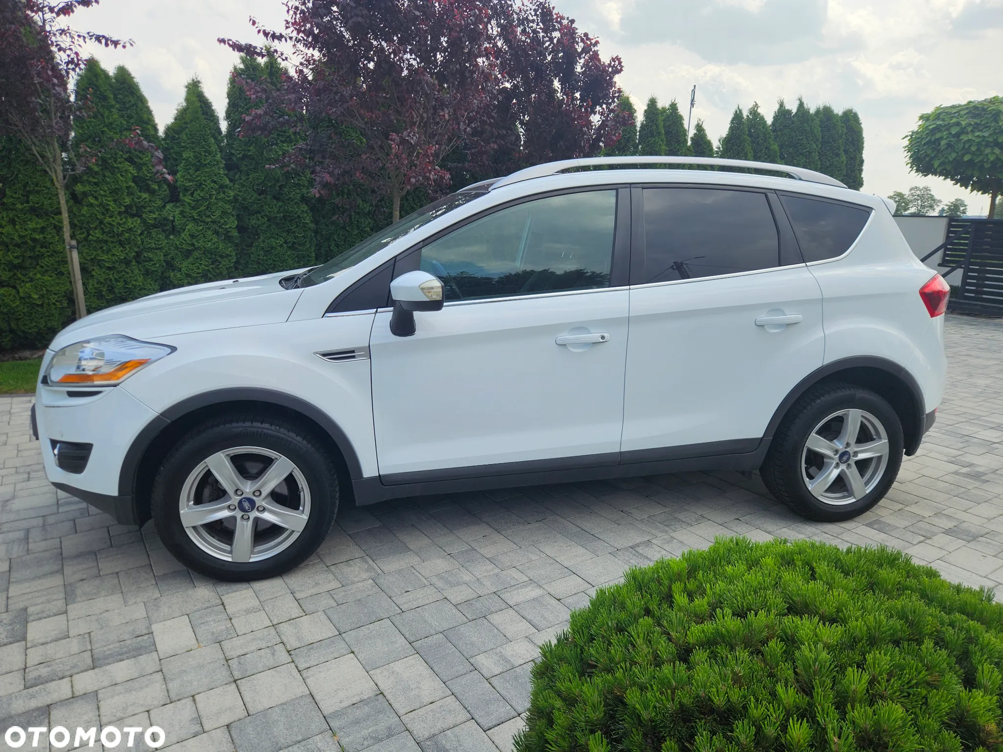 Ford Kuga 2.0 TDCi 4WD Titanium - 4