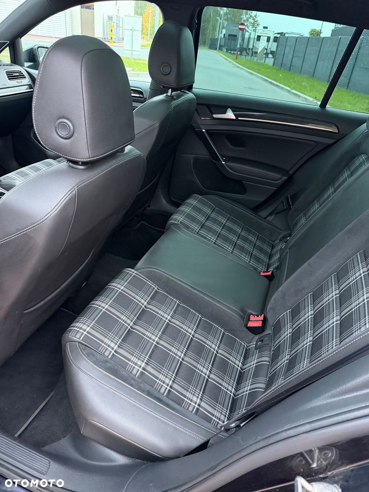 Volkswagen Golf 2.0 TDI BMT GTD DSG - 11