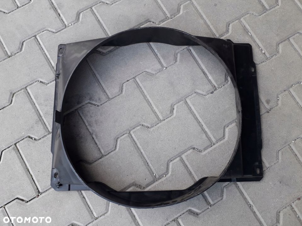 OBUDOWA WIATRAK WENTYLATOR CHLODNICA MERCEDES W115 - 2