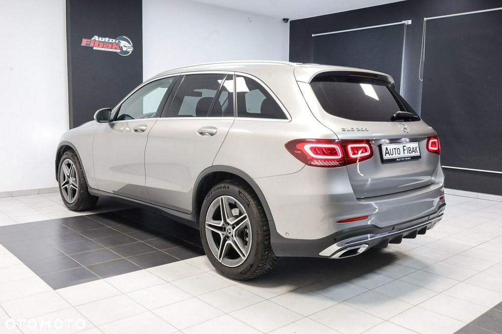 Mercedes-Benz GLC - 12