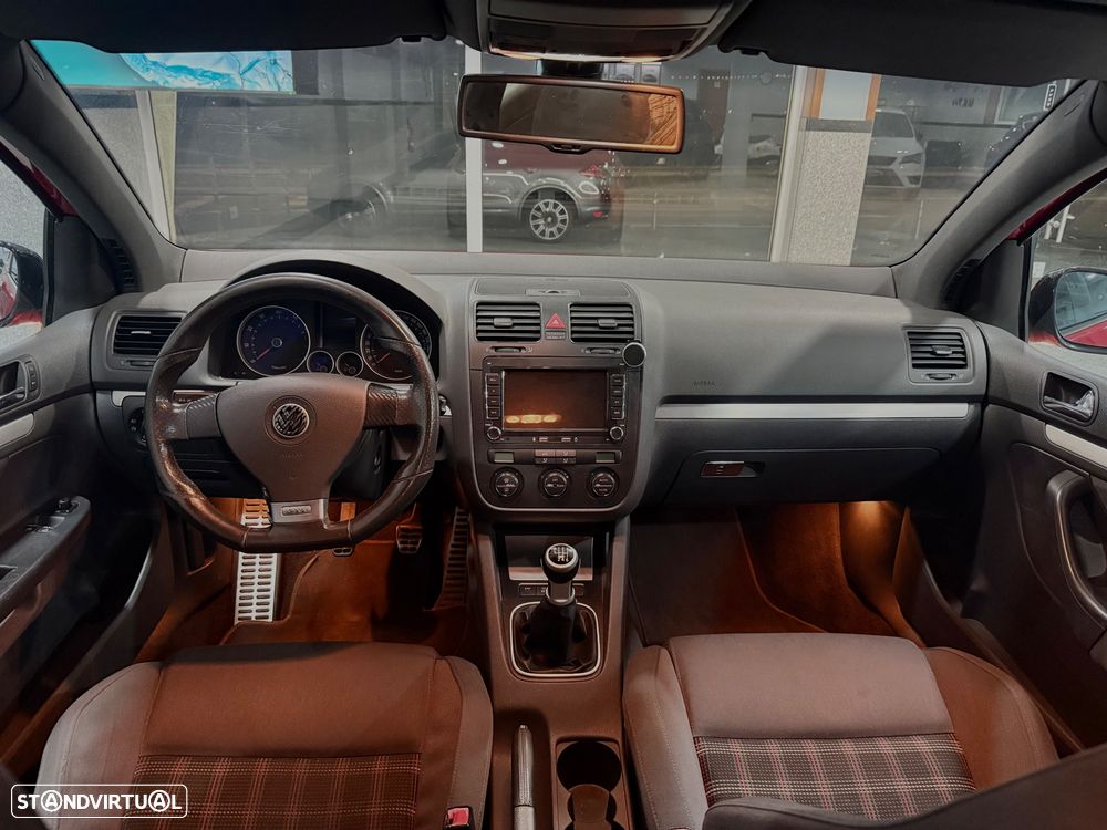 VW Golf 2.0 GTI - 7