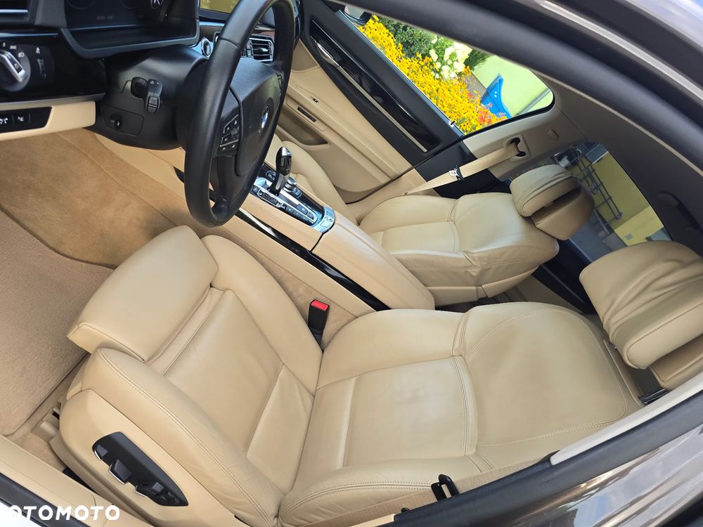 BMW Seria 7 750d xDrive Blue Performance Edition Exclusive - 17