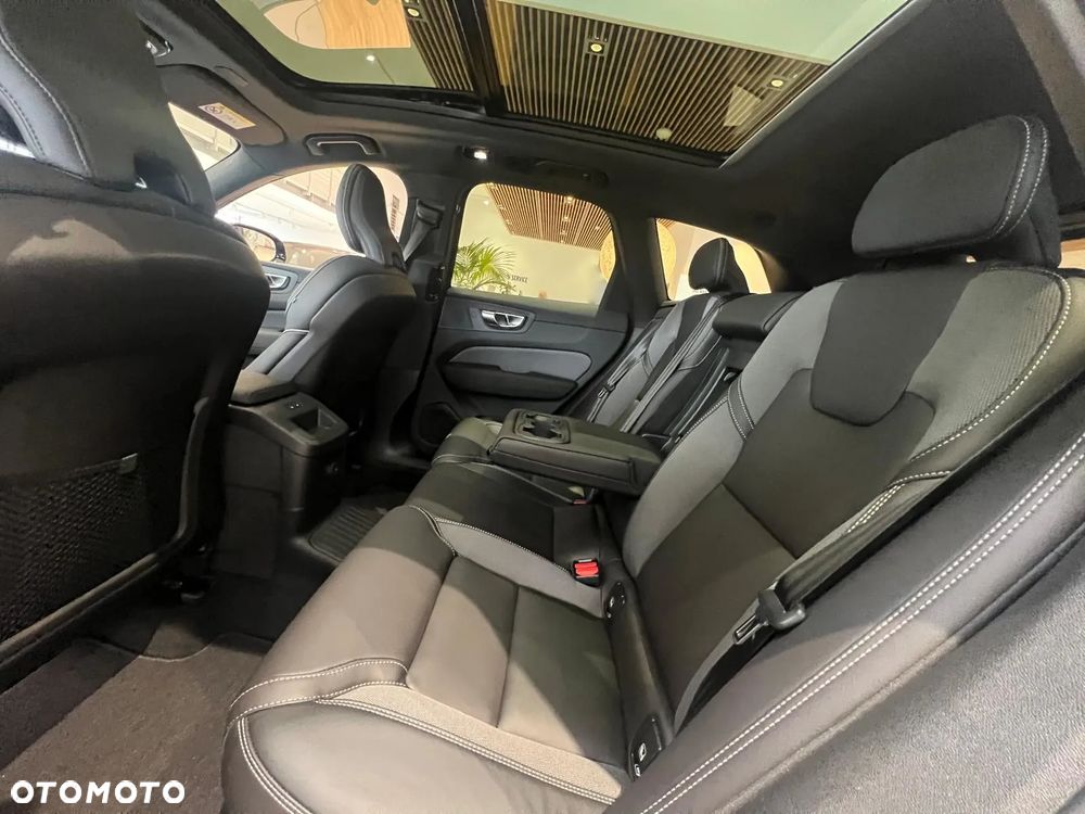 Volvo XC 60 T8 Plug-In Hybrid AWD Ultimate Black Edition - 23