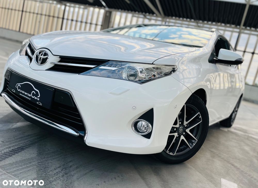 Toyota Auris - 1