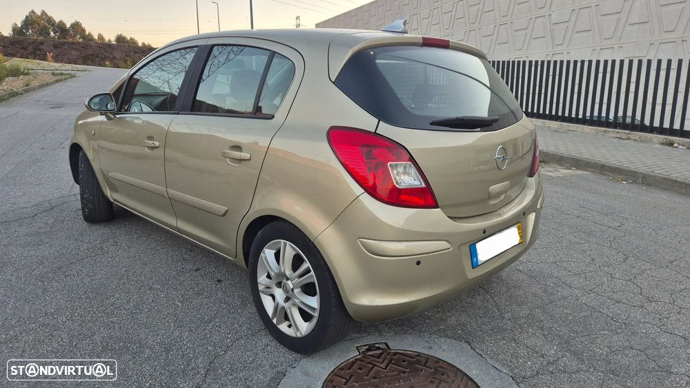 Opel Corsa 1.2 Cosmo - 3