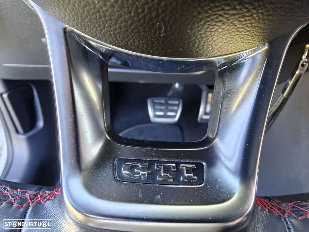 VW Polo 2.0 TSI GTI DSG - 32