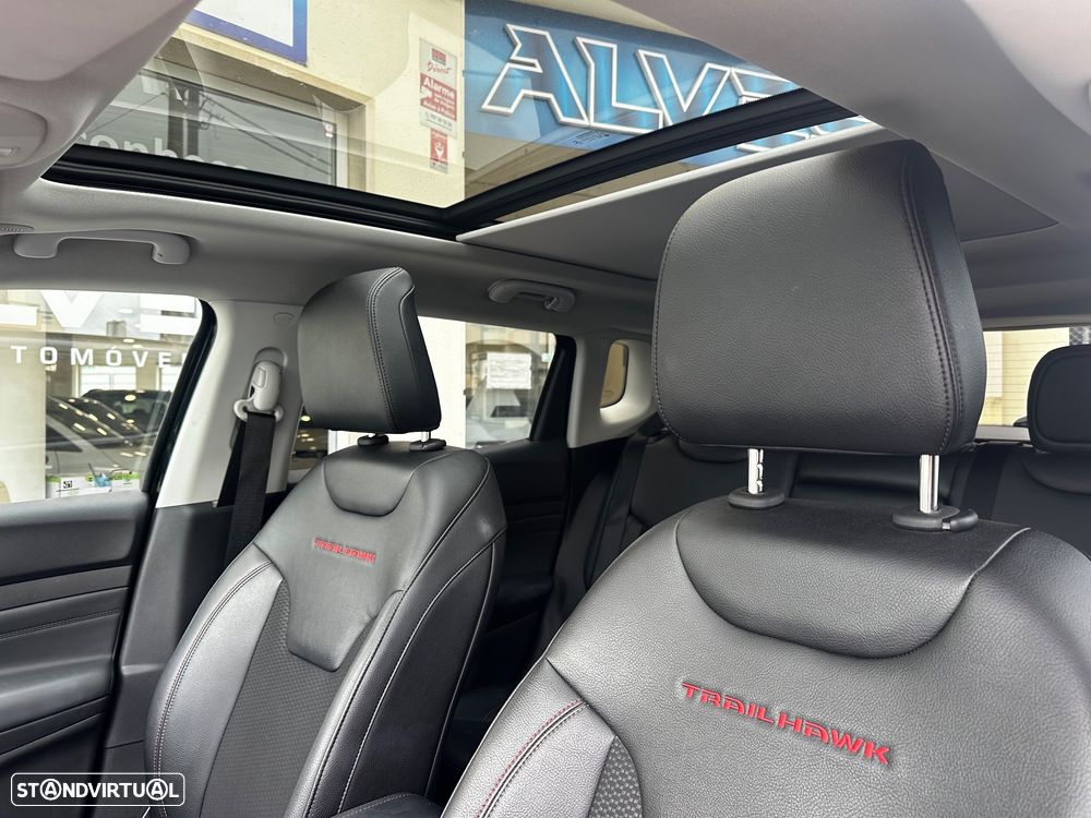 Jeep Compass 1.3 TG Trailhawk - 33