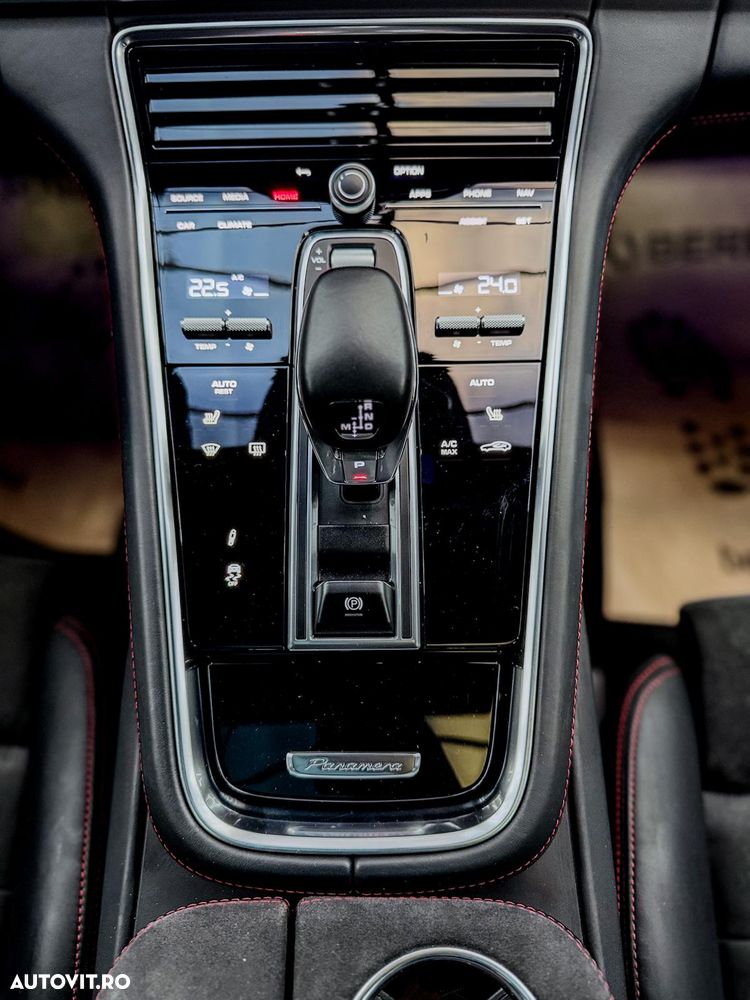 Porsche Panamera GTS - 27