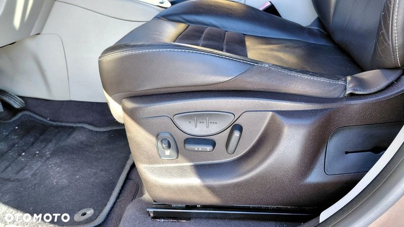 Renault Grand Scenic Energy dCi 130 Start & Stop Euro 6 Bose Edition - 19