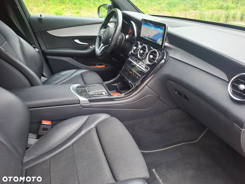 Mercedes-Benz GLC 300 e 4-Matic - 8
