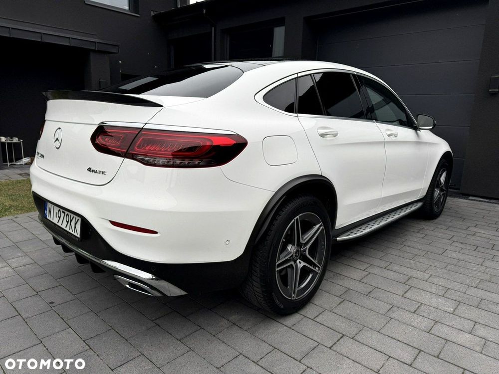Mercedes-Benz GLC 300 4Matic 9G-TRONIC AMG Line Plus - 33
