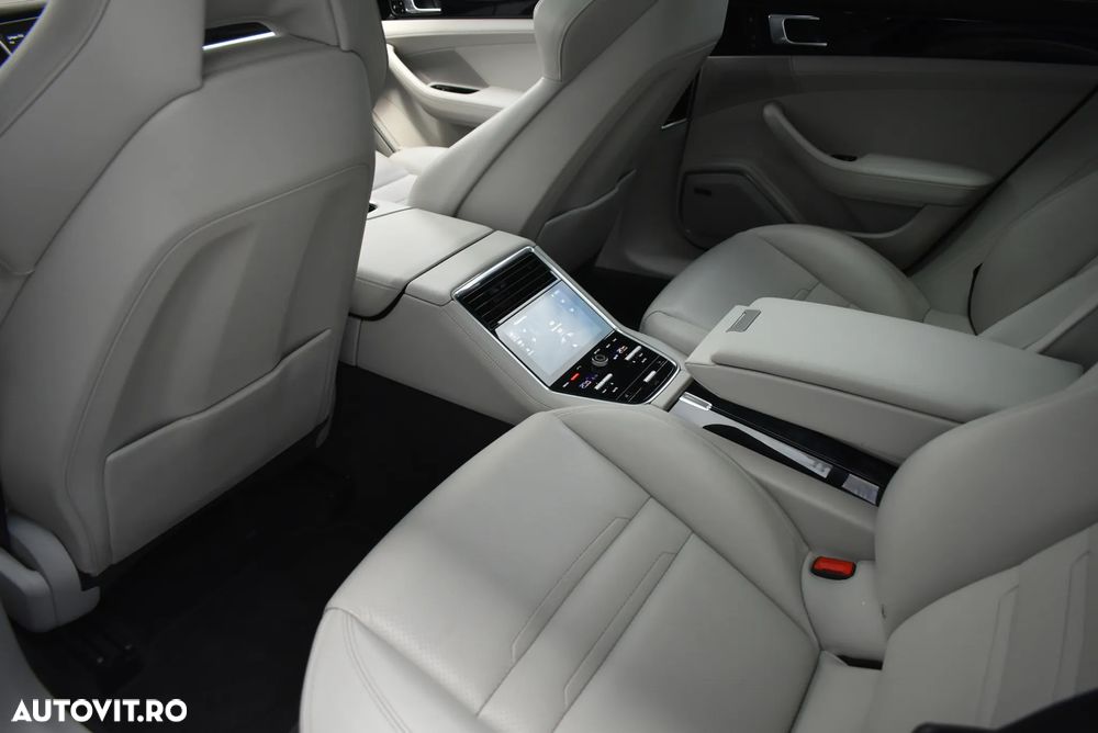 Porsche Panamera - 23