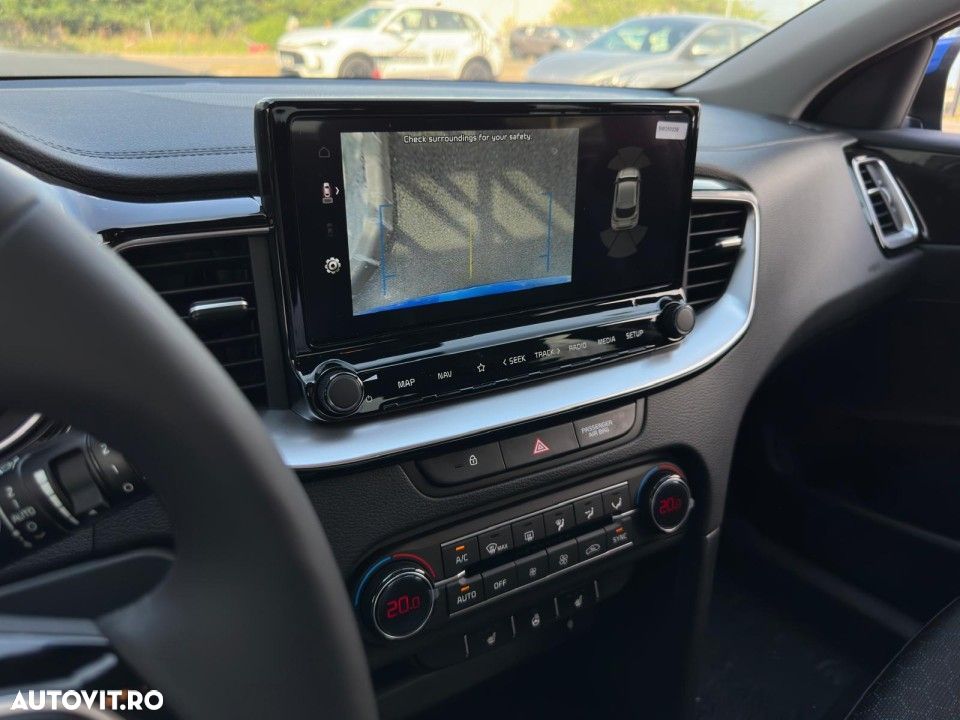 Kia XCeed - 16