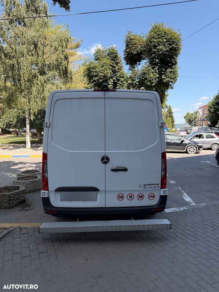 Mercedes-Benz Sprinter - 2