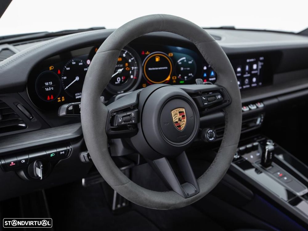 Porsche 911 (992) Carrera 4 GTS PDK - 26