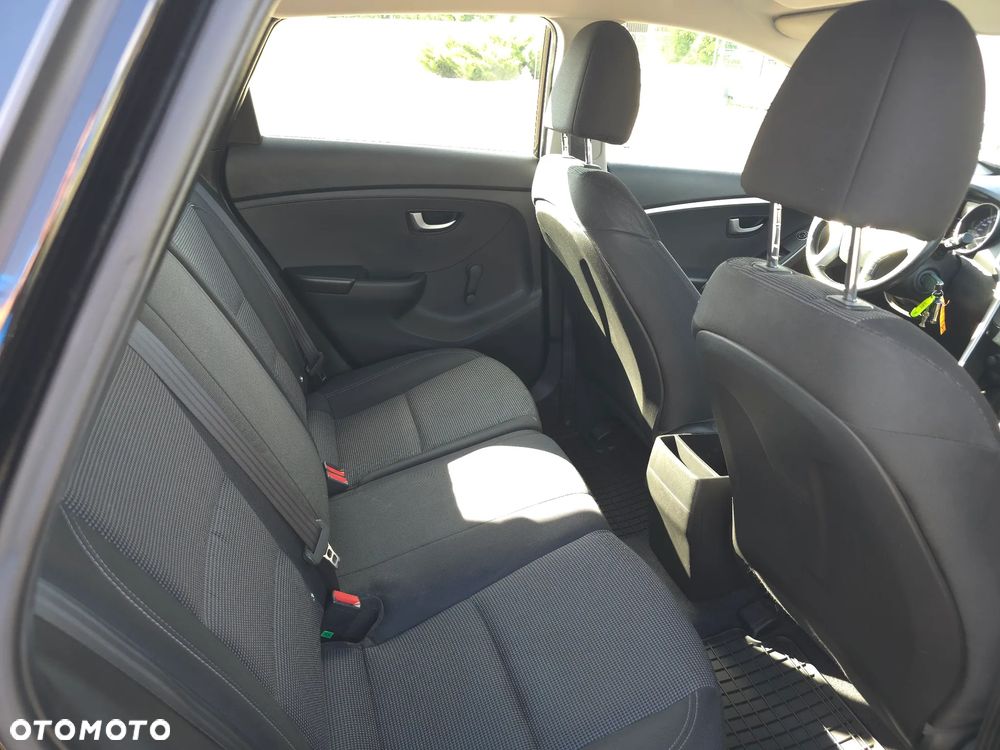 Hyundai i30 blue 1.4 Classic - 12