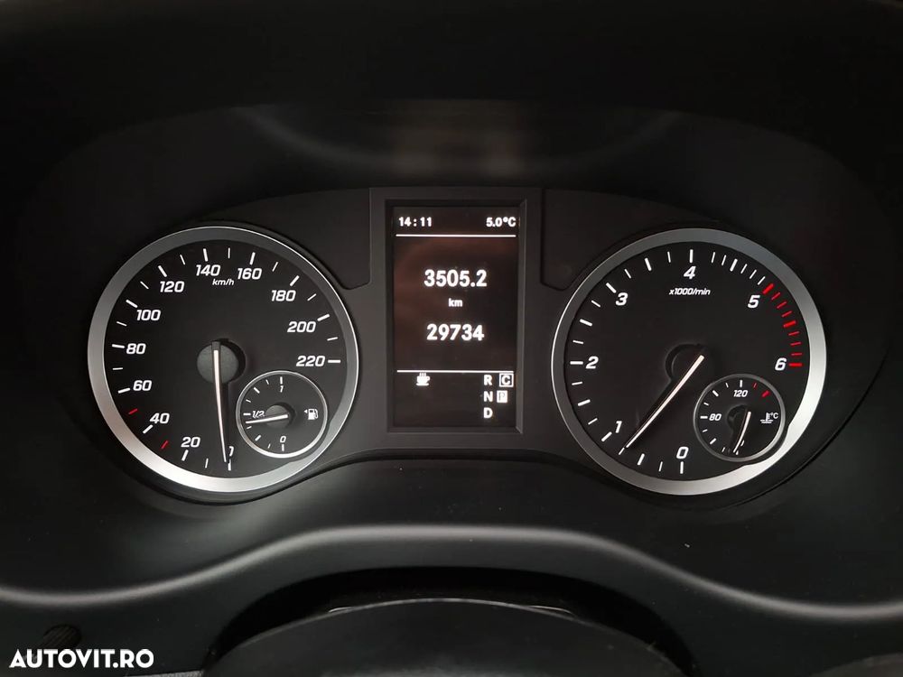 Mercedes-Benz Vito - 10