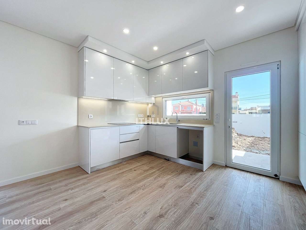 Moradia nova no Seixal - Fernão Ferro - Grande imagem: 2/60