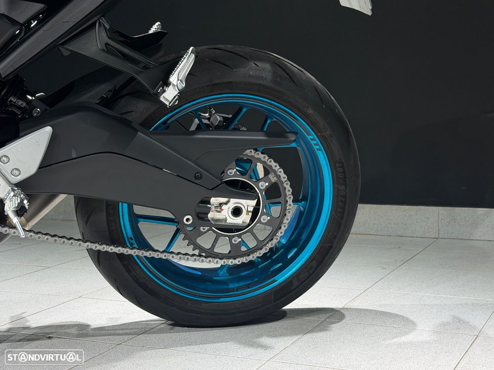 CF Moto 675SR-R - 11