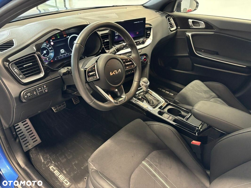 Kia ProCeed - 8