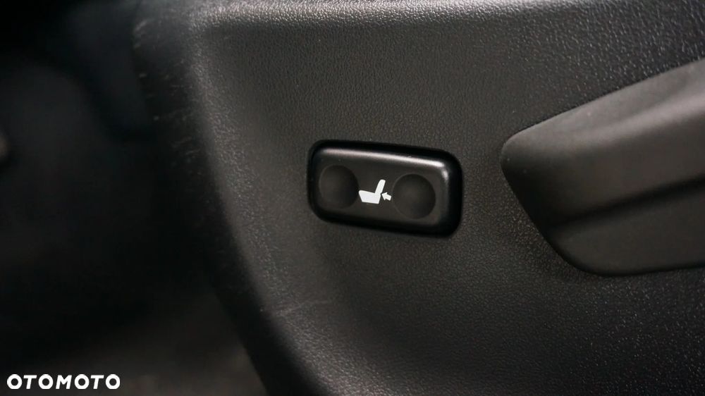 Toyota Avensis 2.0 D-4D Prestige - 29