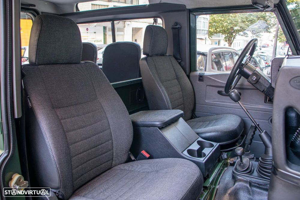 Land Rover Defender 90 2.5 TD5 Metal Top - 21
