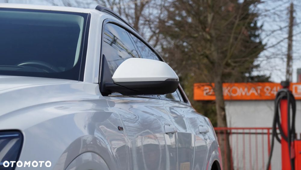 Audi Q8 55 TFSI quattro tiptronic - 13