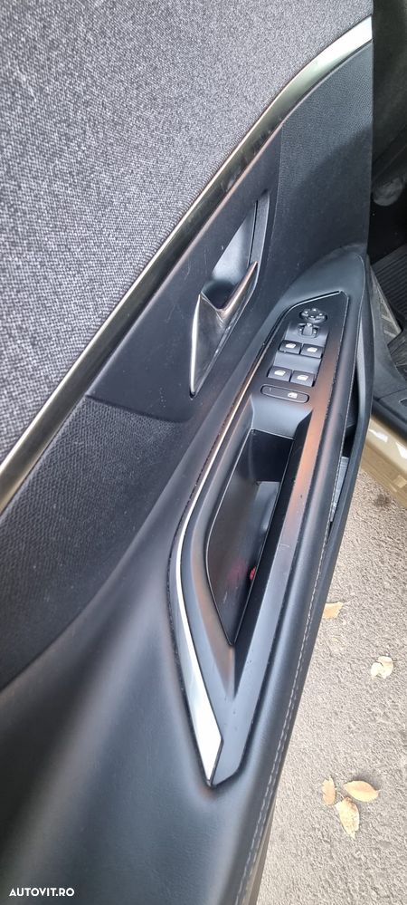 Peugeot 3008 1.6 BlueHDI S&S EAT6 Allure - 16