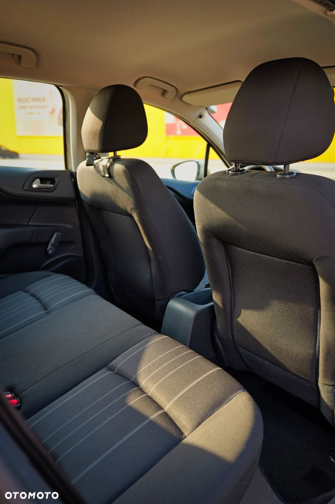 Citroën C4 1.6 HDi Attraction - 12