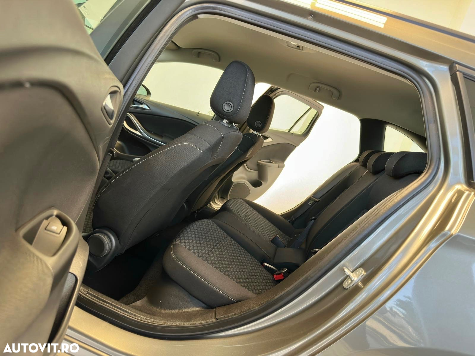 Opel Astra Sport Tourer 1.5 Start/Stop Elegance - 8