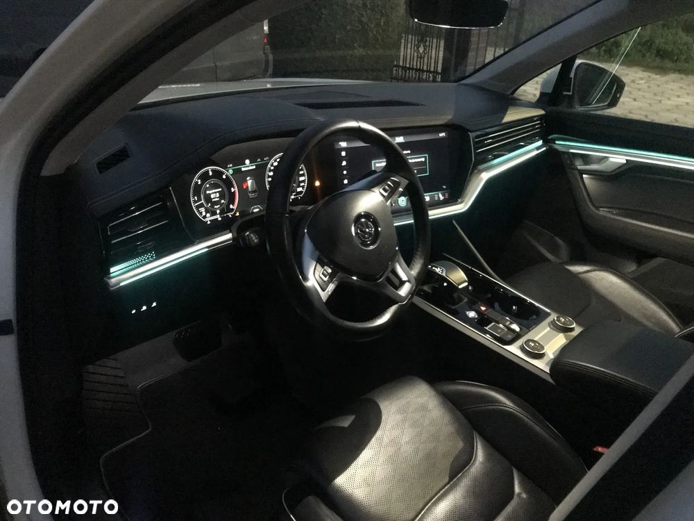 Volkswagen Touareg 3.0 V6 TDI SCR 4Mot - 9