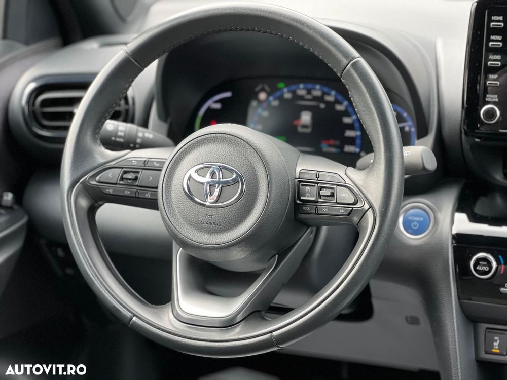 Toyota Yaris Cross 1.5 VVT-i HSD 4x2 Dynamic - 13