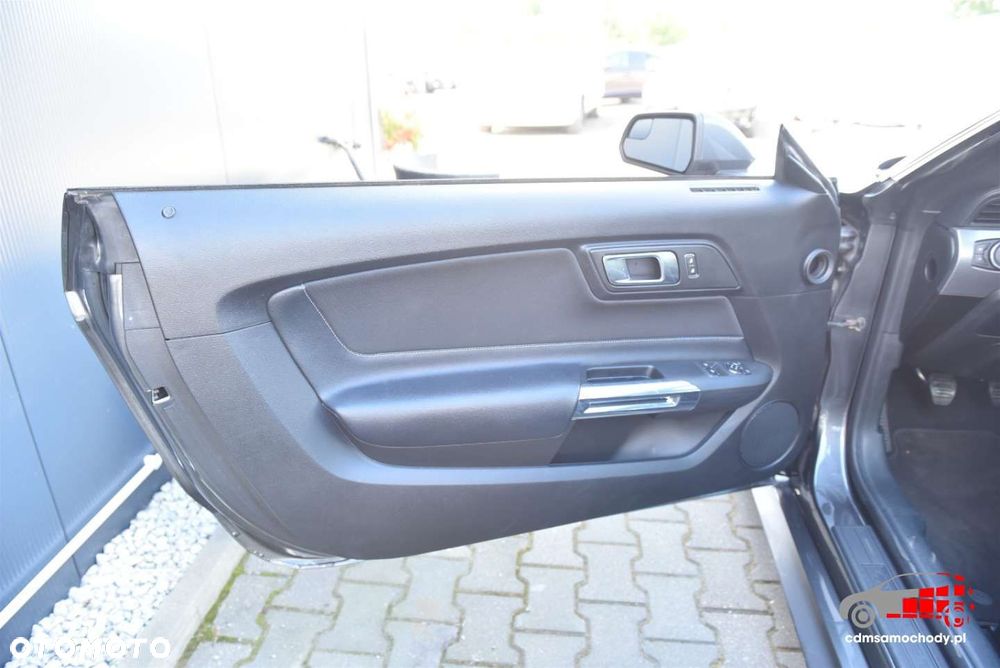 Ford Mustang 5.0 V8 GT - 12