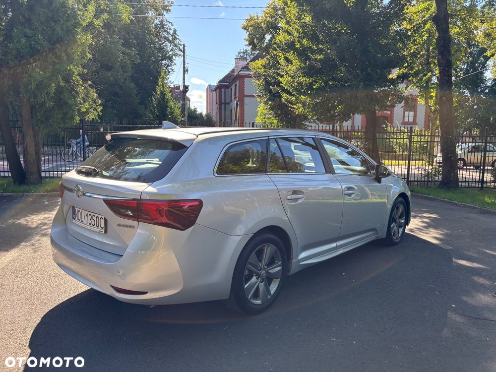 Toyota Avensis 2.0 D-4D Premium - 6