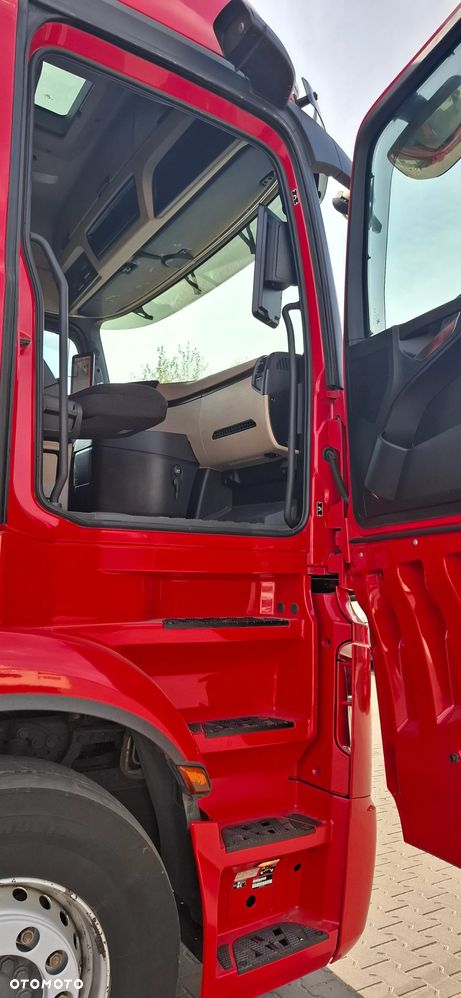 Mercedes-Benz Actros - 11