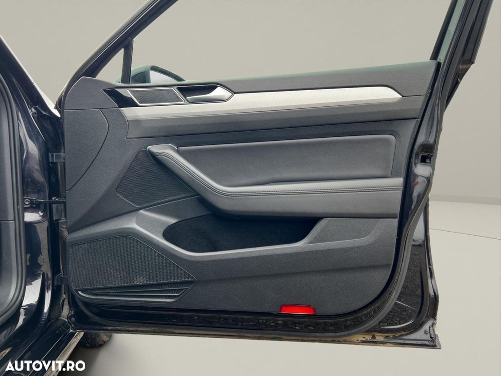 Volkswagen Passat 2.0 TDI R Executive - 17